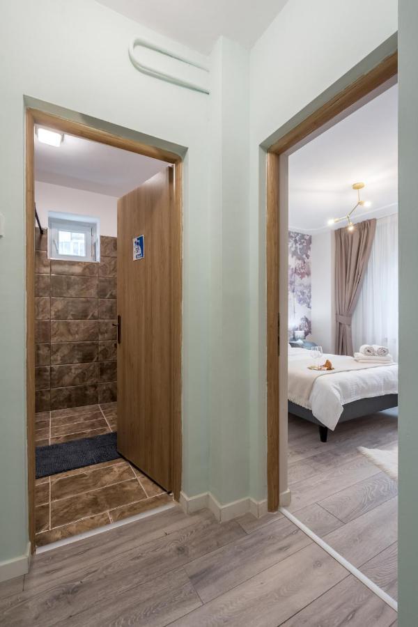 Felicity Apartment By The Park Bucureşti Exterior foto