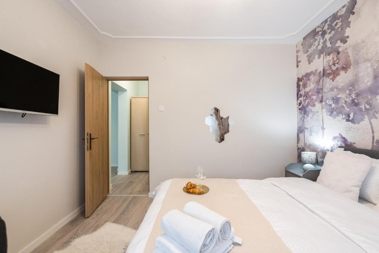 Felicity Apartment By The Park Bucureşti Exterior foto